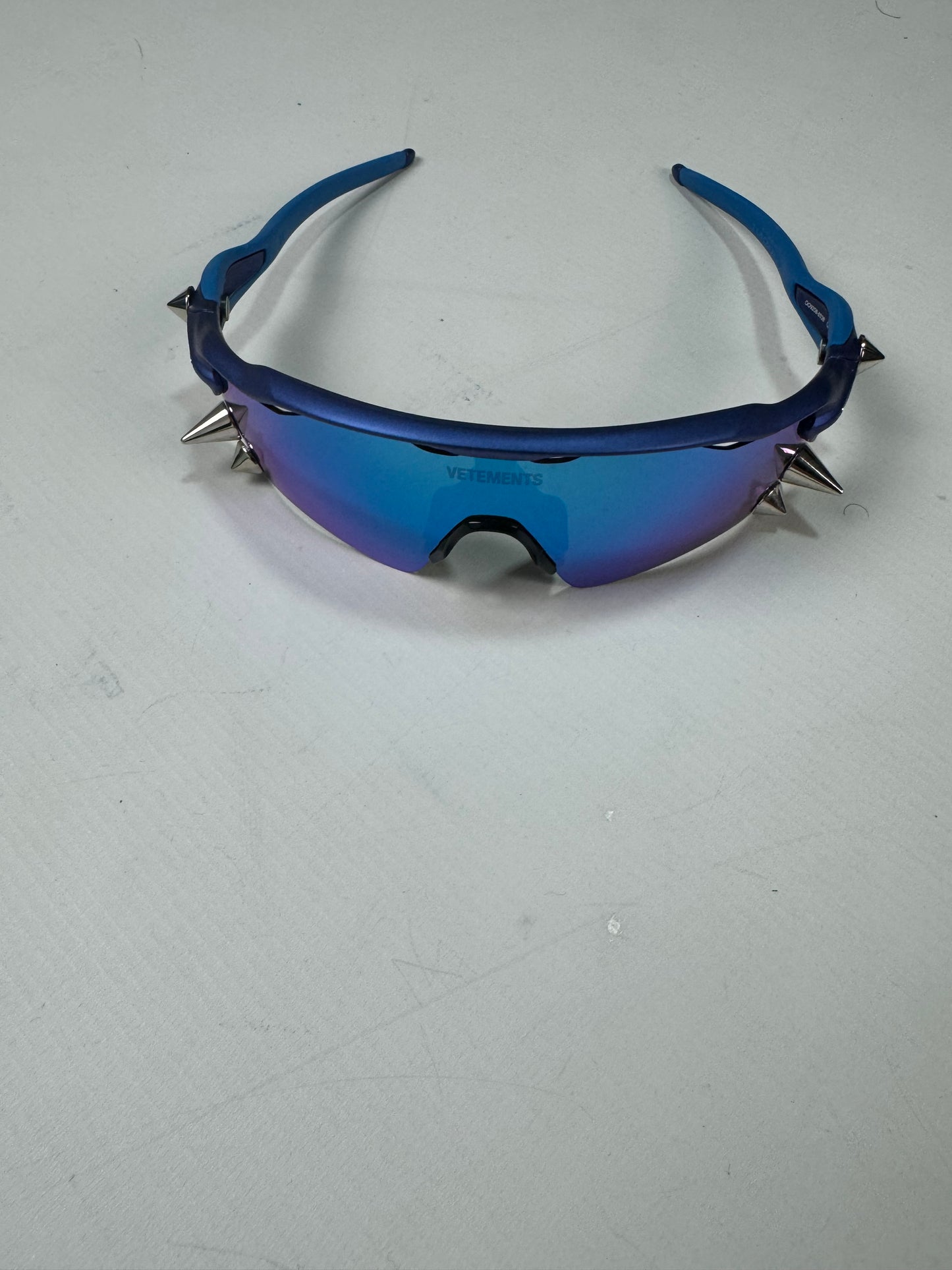 Vetements Oakley 200 Spike Sunglasses in Blue SZ:OS