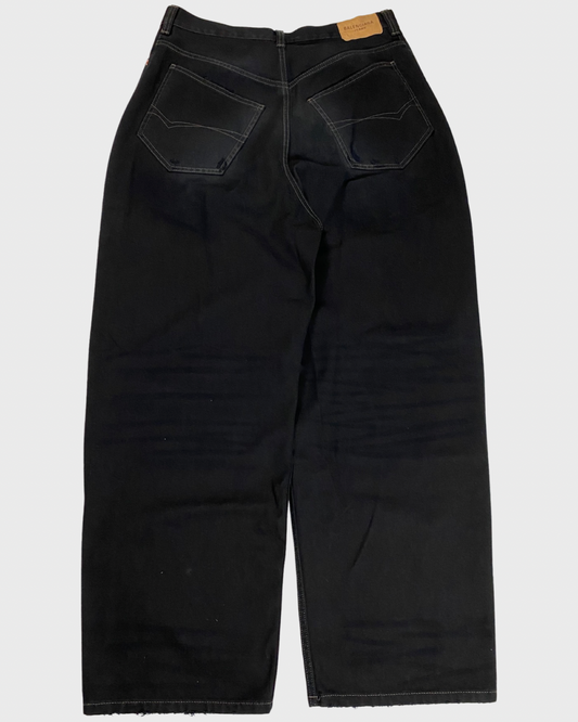 Balenciaga AW22 360° snowstorm show runway large baggy jeans in black SZ:XS