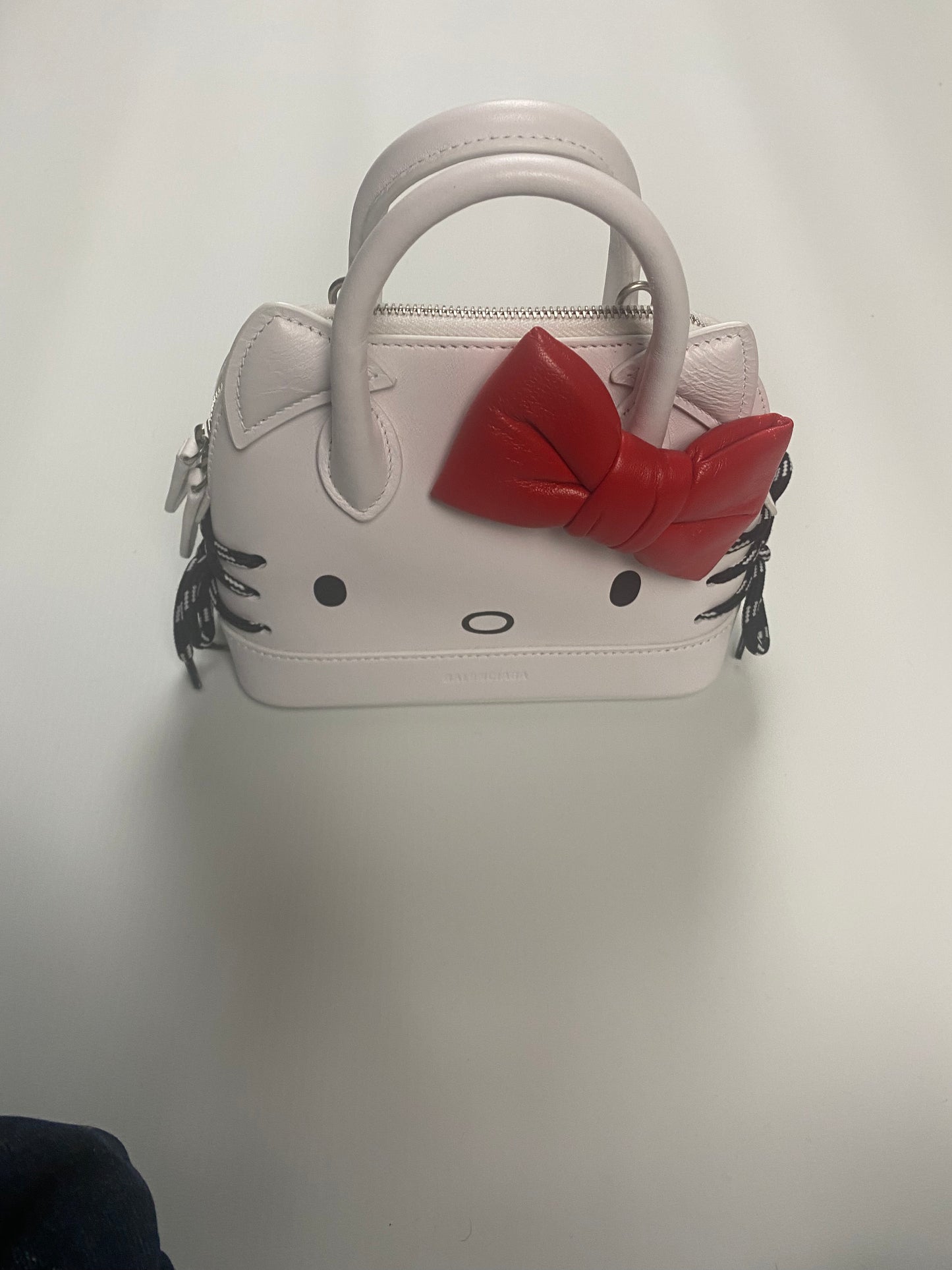 Balenciaga SS20 white hello kitty bag SZ:S