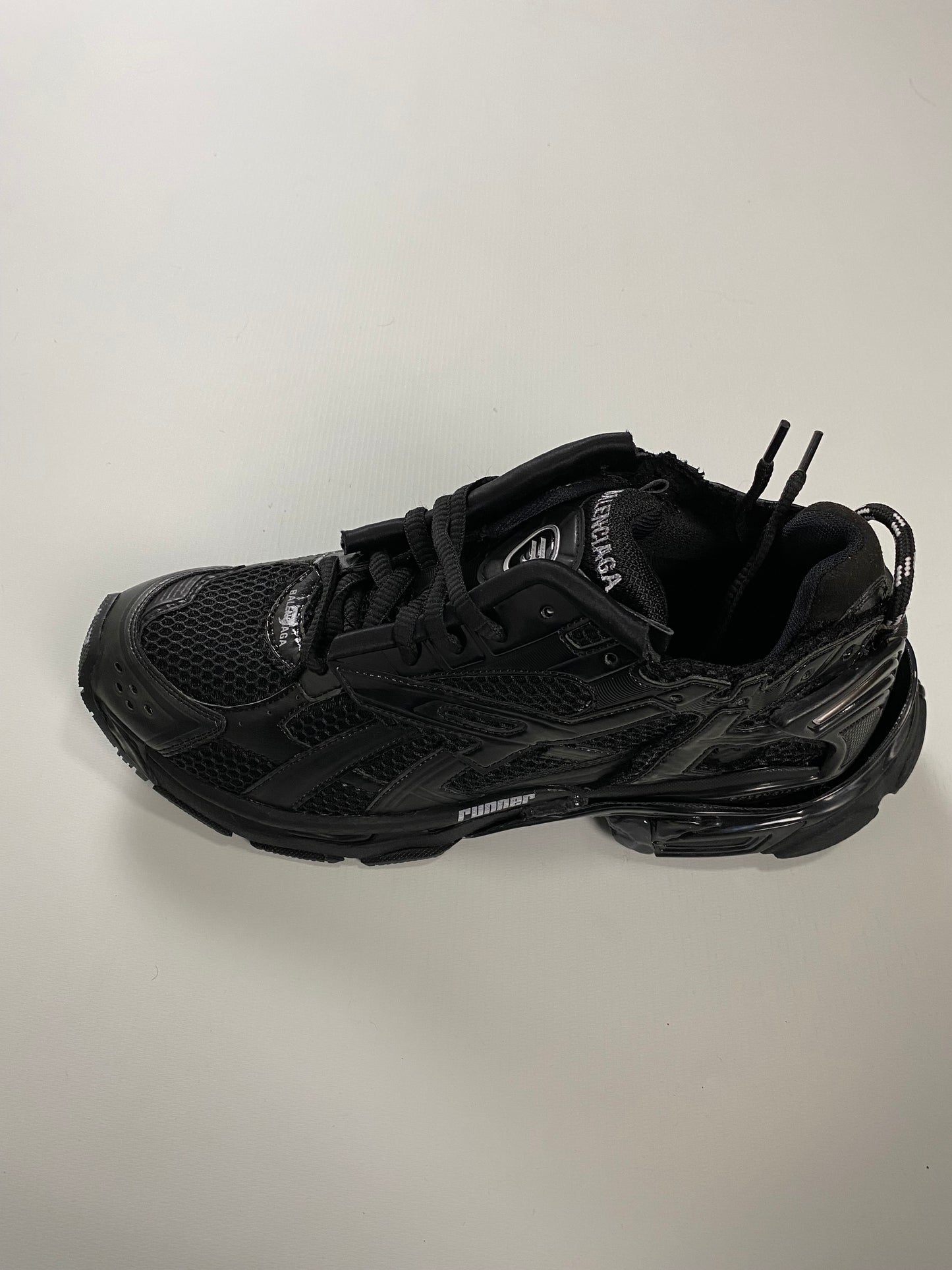 Balenciaga runner sneaker in black SZ:43