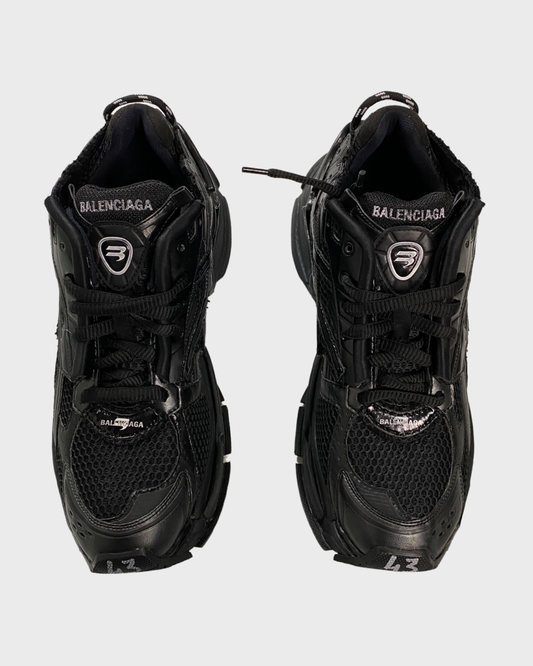 Balenciaga runner sneaker in black SZ:43