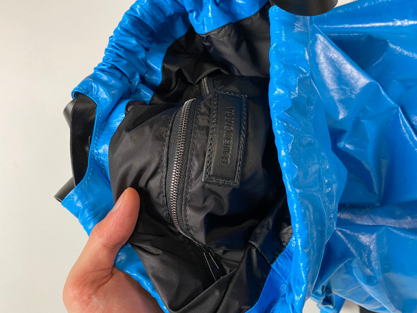 Balenciaga AW22 360° snowstorm show blue calf leather trash bag SZ:OS