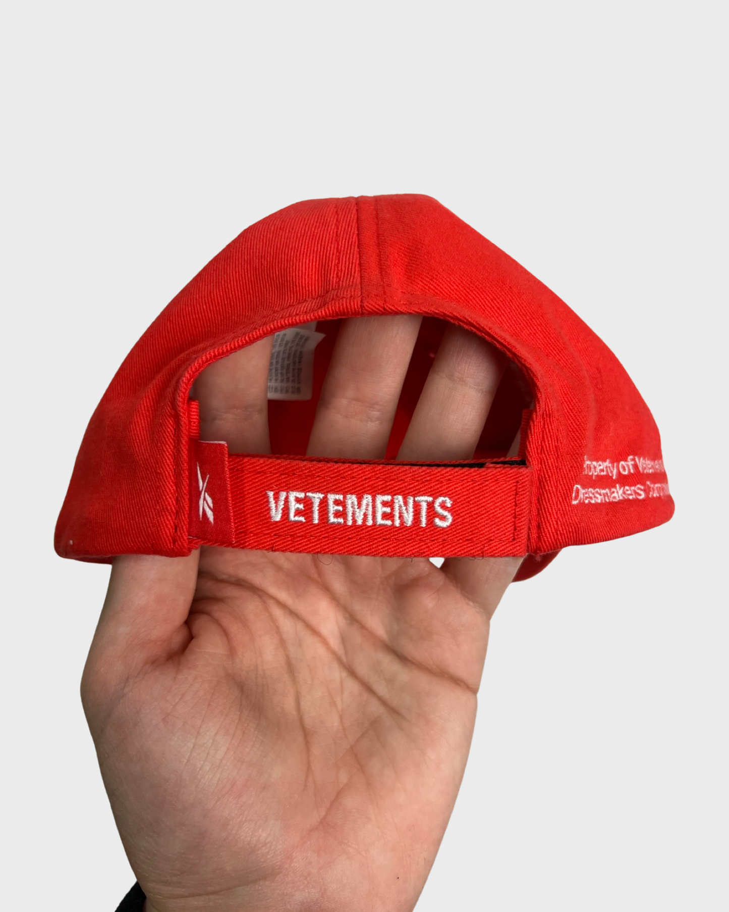 Vetements SS20 runway For Rent Cap Hat in red SZ:OS