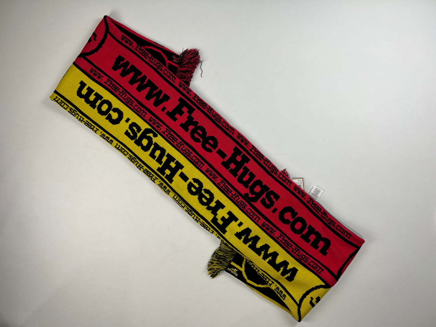 Vetements x Rebook AW17 runway Free-Hugs.com  emoji double Scarf SZ:OS