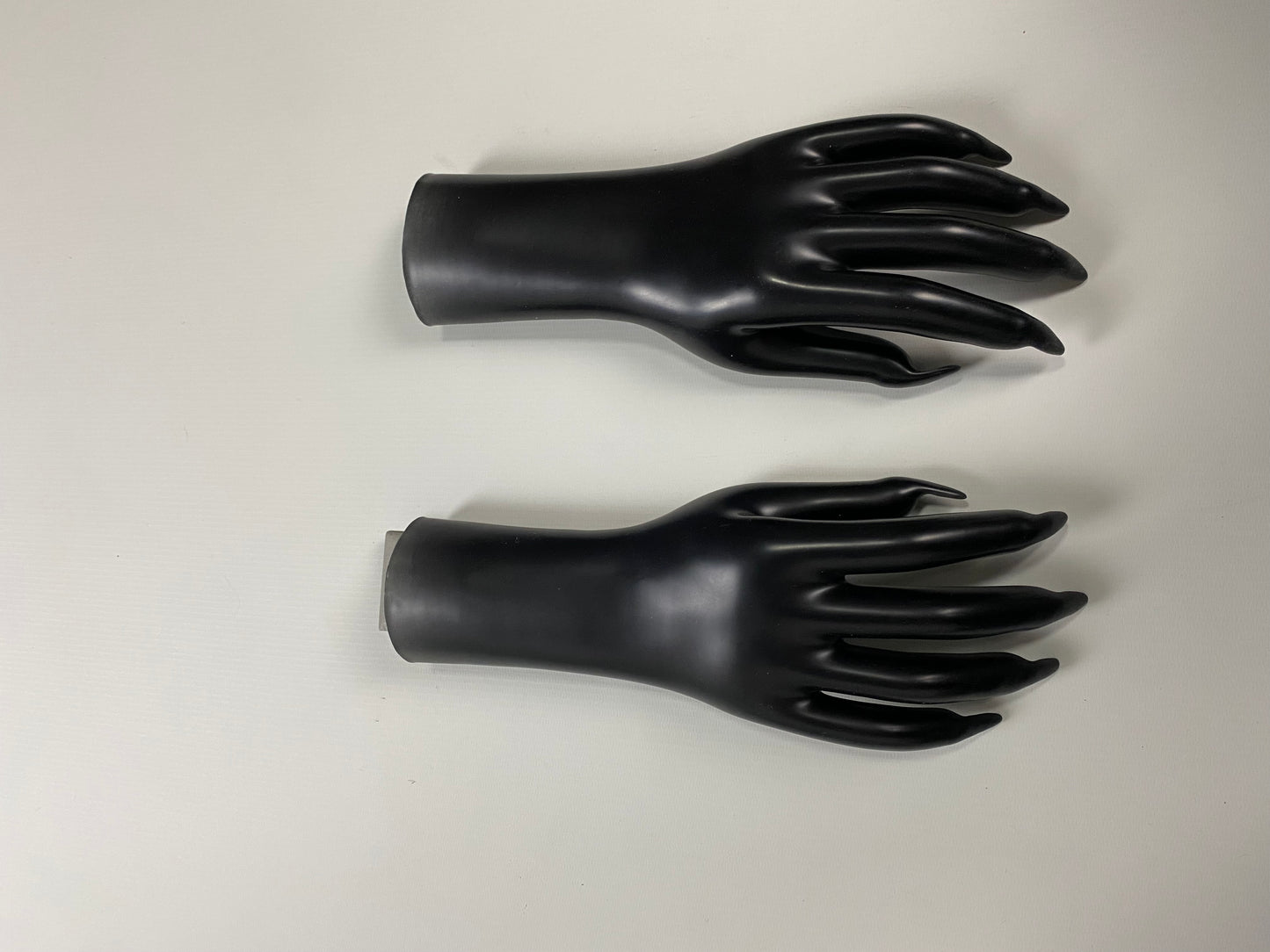 Balenciaga SS23 fetish gloves short version SZ:OS