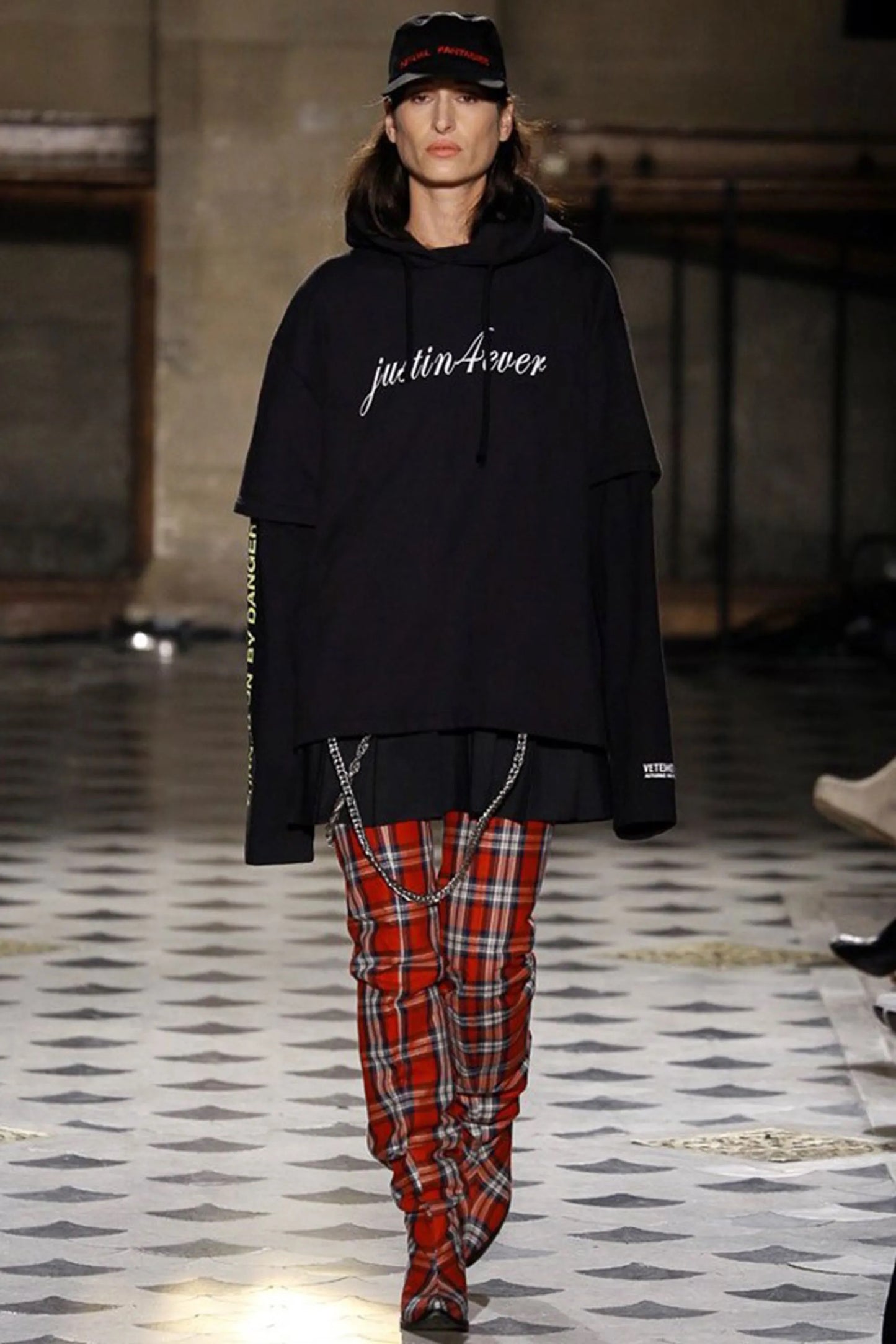 Vetements AW16 Justin4ever turned on by danger runway chain dress SZ:XS