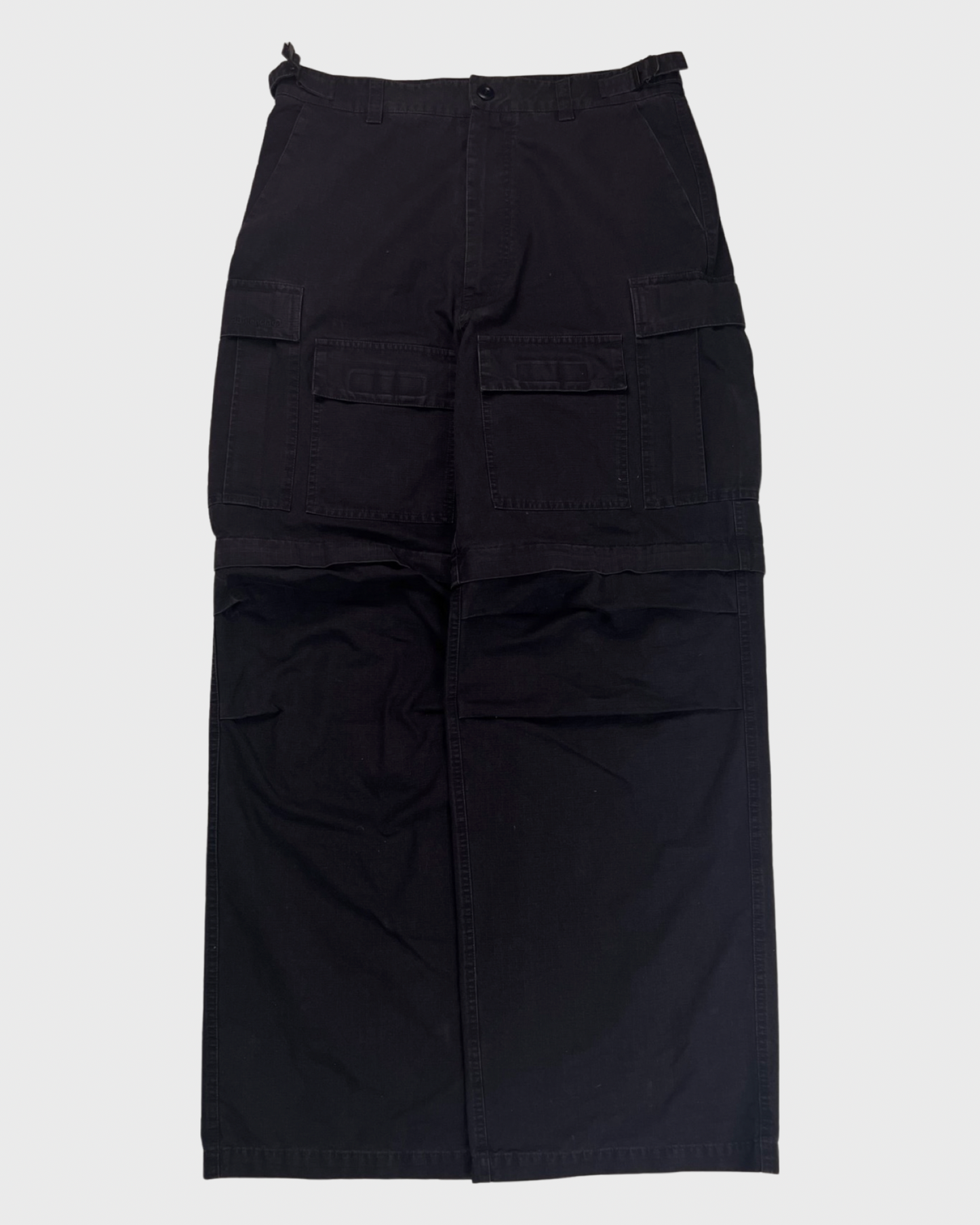 Balanciaga AW20 zipable cargo pants  / shorts in black SZ:46