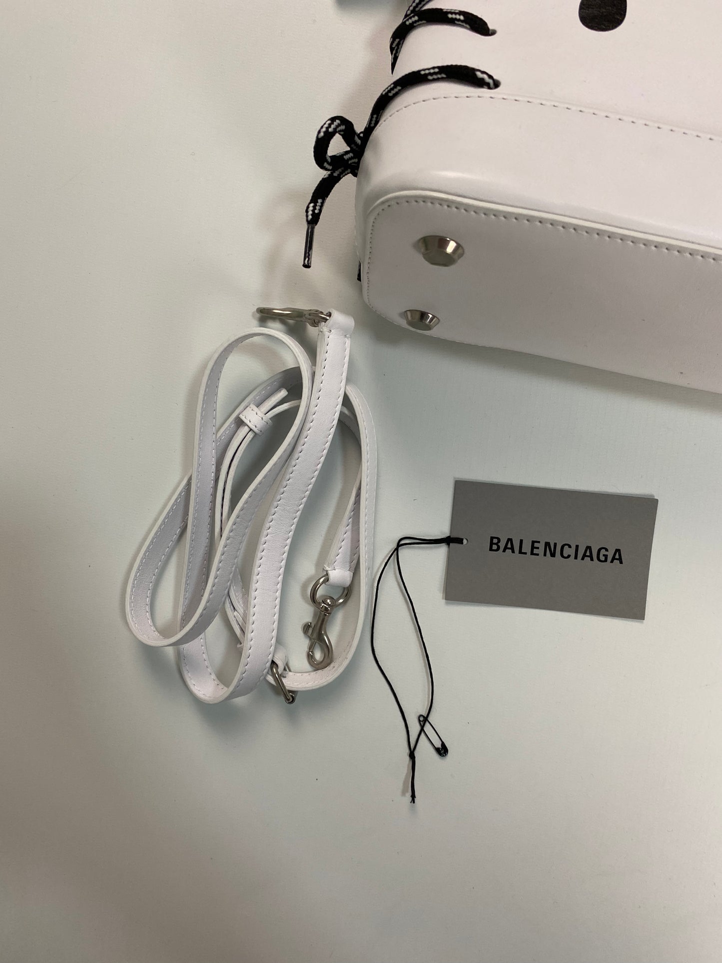 Balenciaga SS20 white hello kitty bag SZ:Large