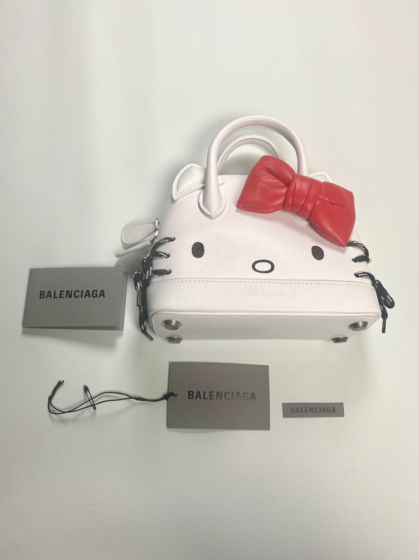 Balenciaga SS20 white hello kitty bag SZ:S