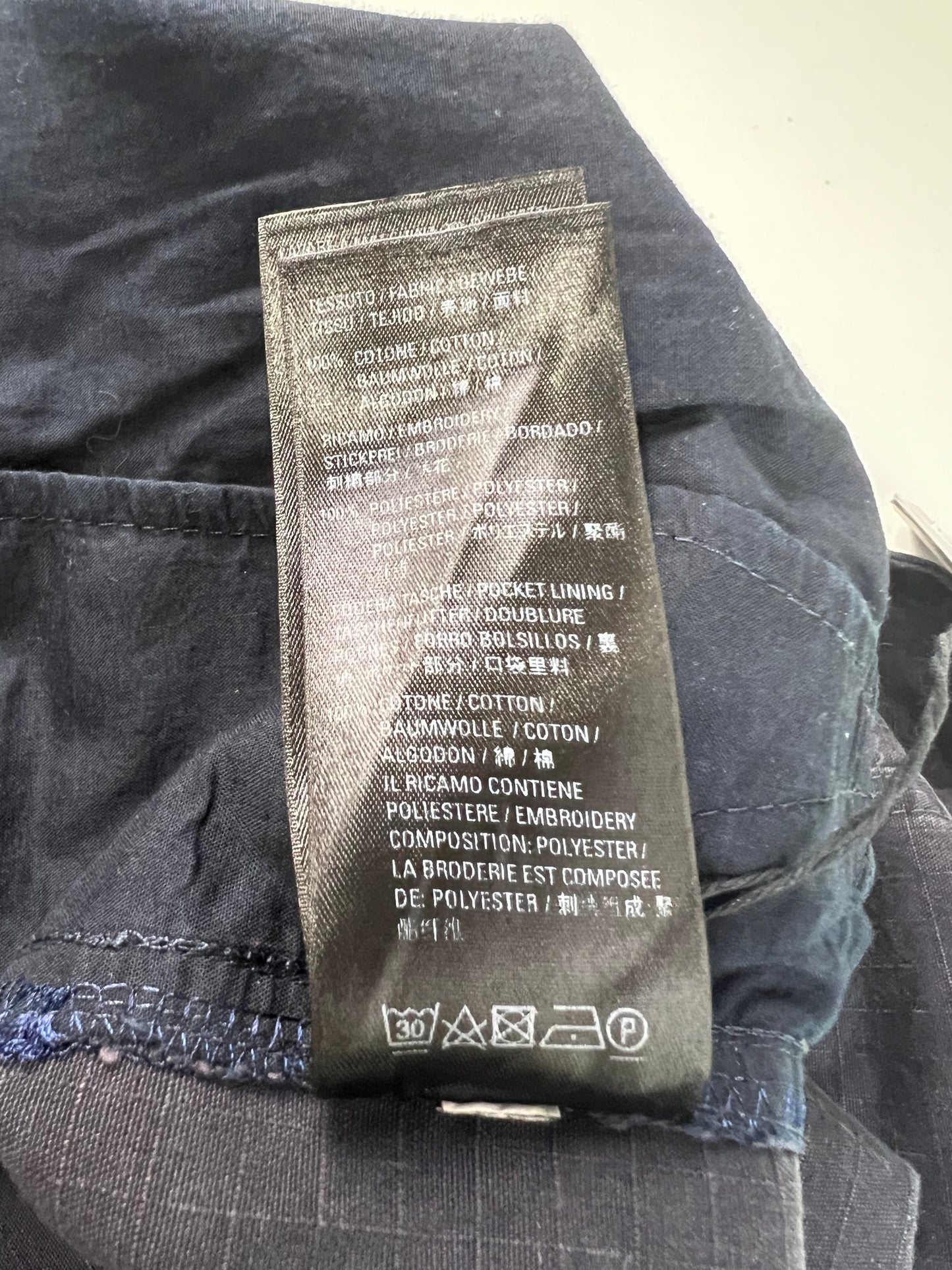 Balanciaga AW20 zipable cargo pants  / shorts in black SZ:46
