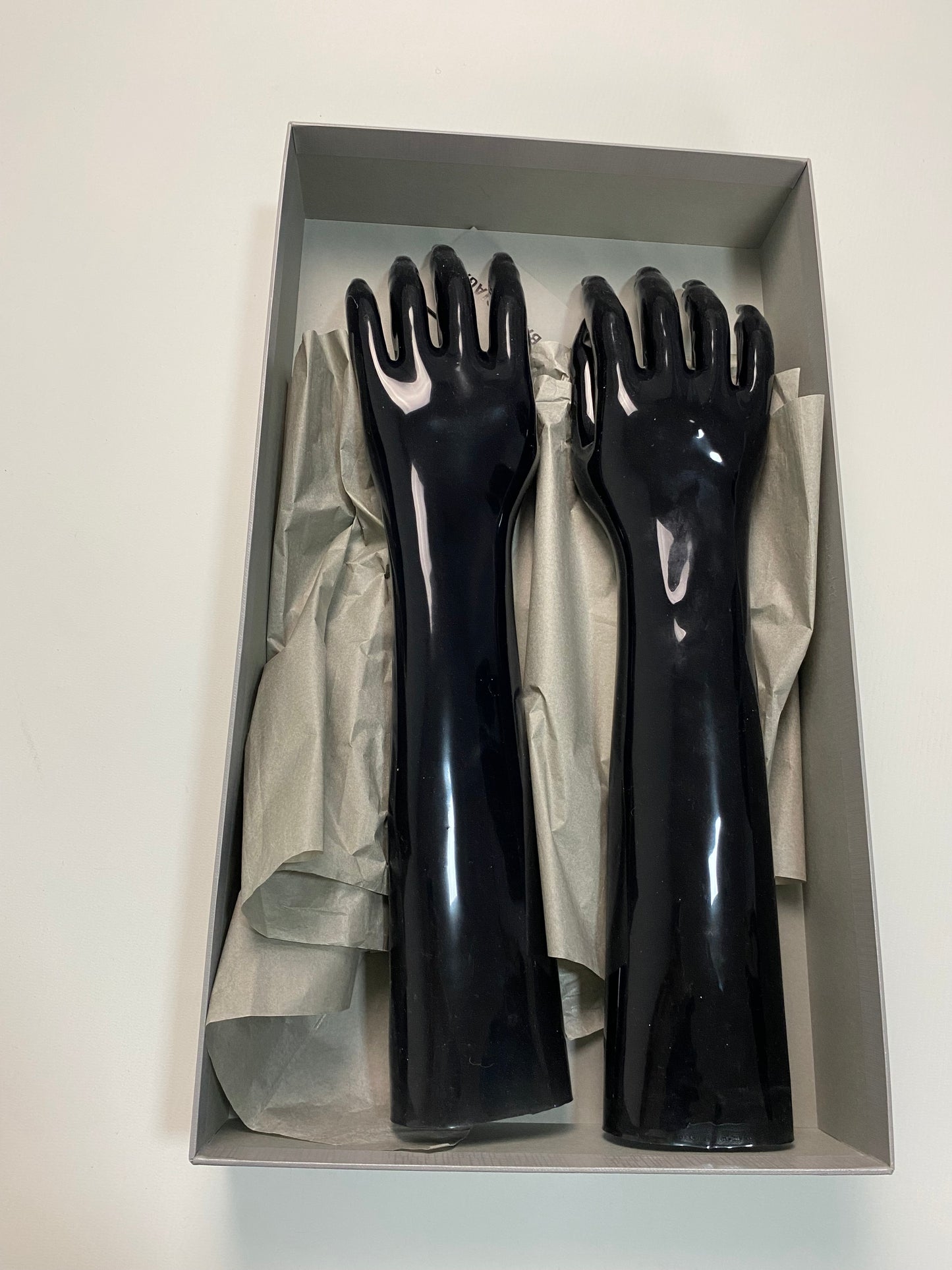 Balenciaga SS23 long shiny fetish gloves black SZ:OS