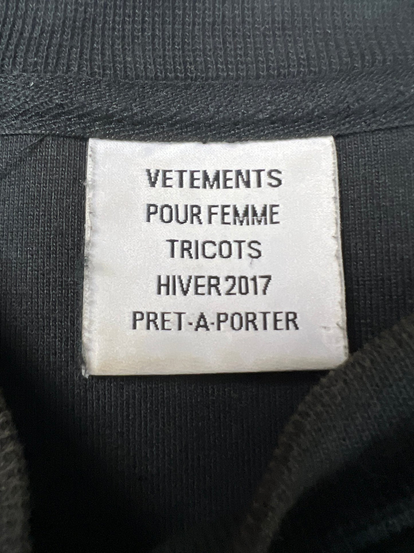 Vetements AW16 Shoulder Padded Total Fucking Darkness longsleeve T-Shirt SZ:S