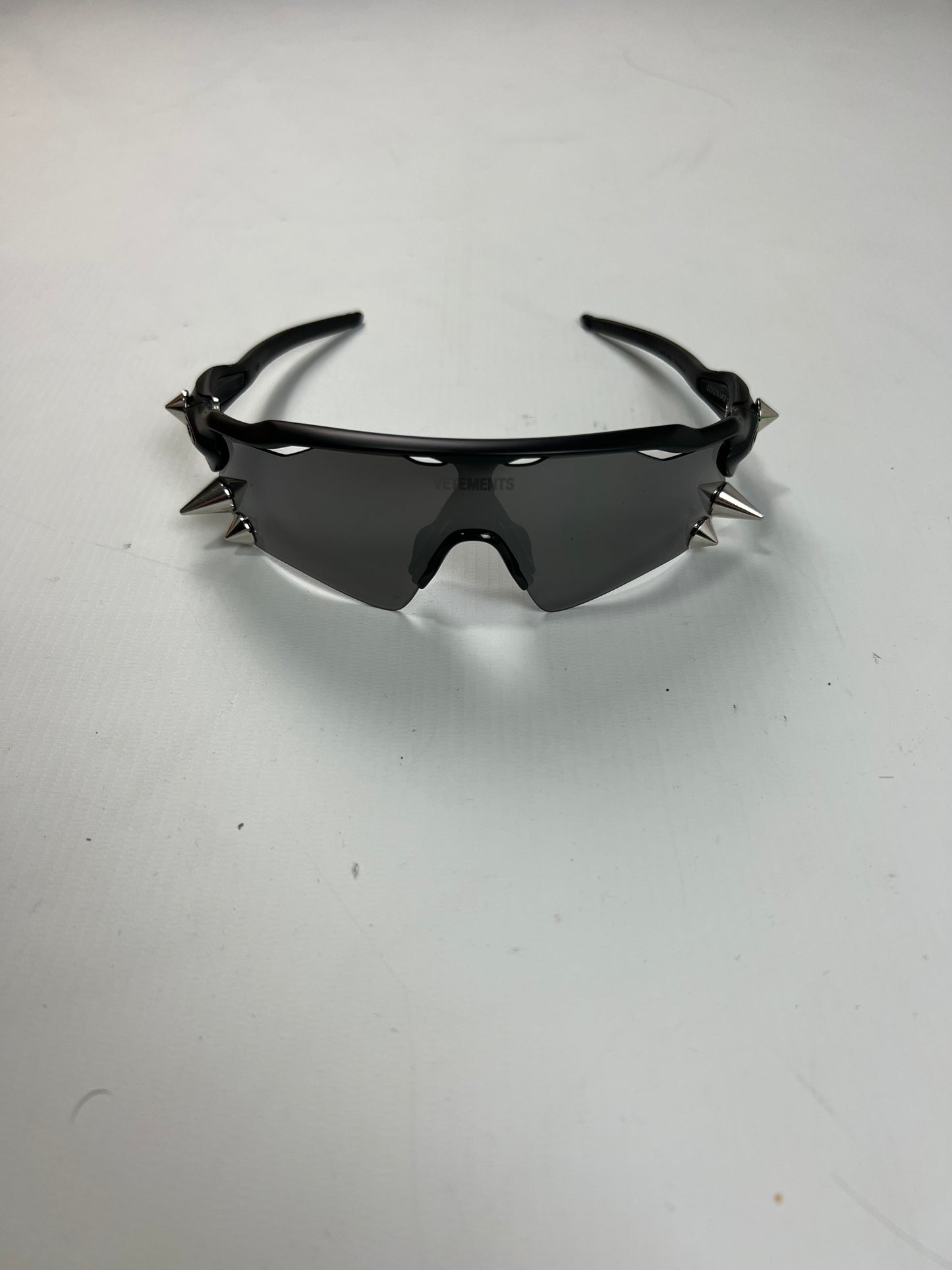 Vetements x Oakley 200 spiked Sunglasses shades in black SZ:OS