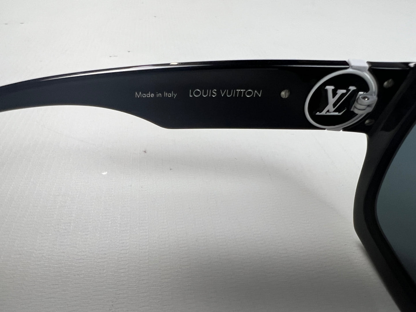 Louis Vuitton SS21 runway distorted Sunglasses all black SZ:OS