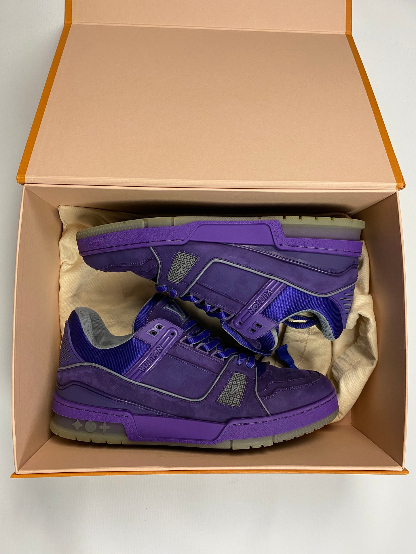 LV AW19 runway Asia exclusive trainer sneakers in purple SZ:LV8