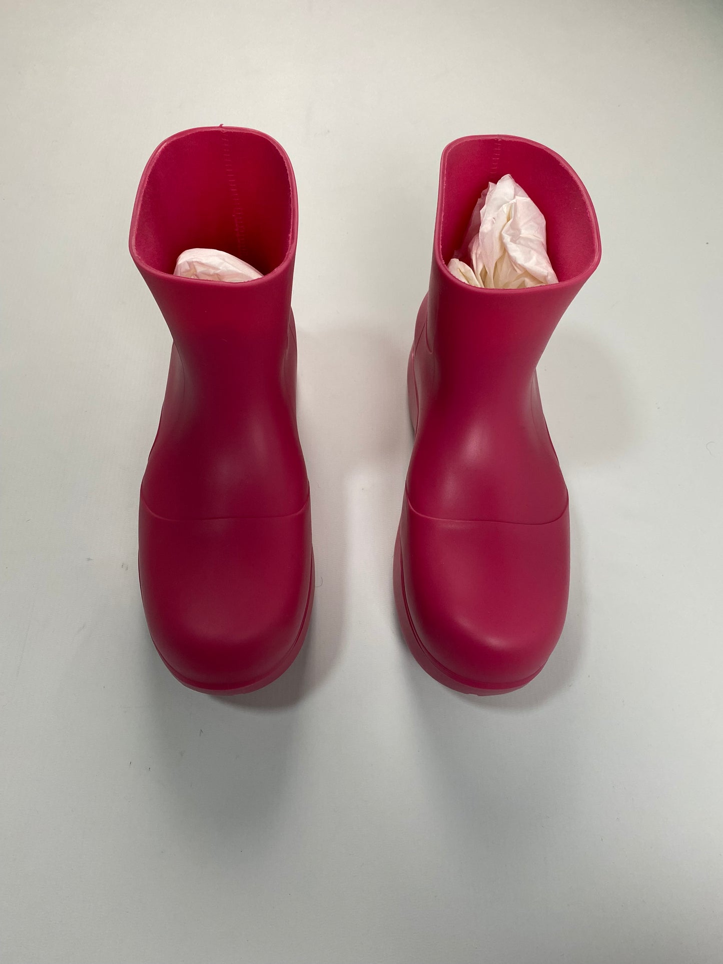 Bottega Veneta by Daniel Lee puddle boots in candy pink SZ:8/EU41