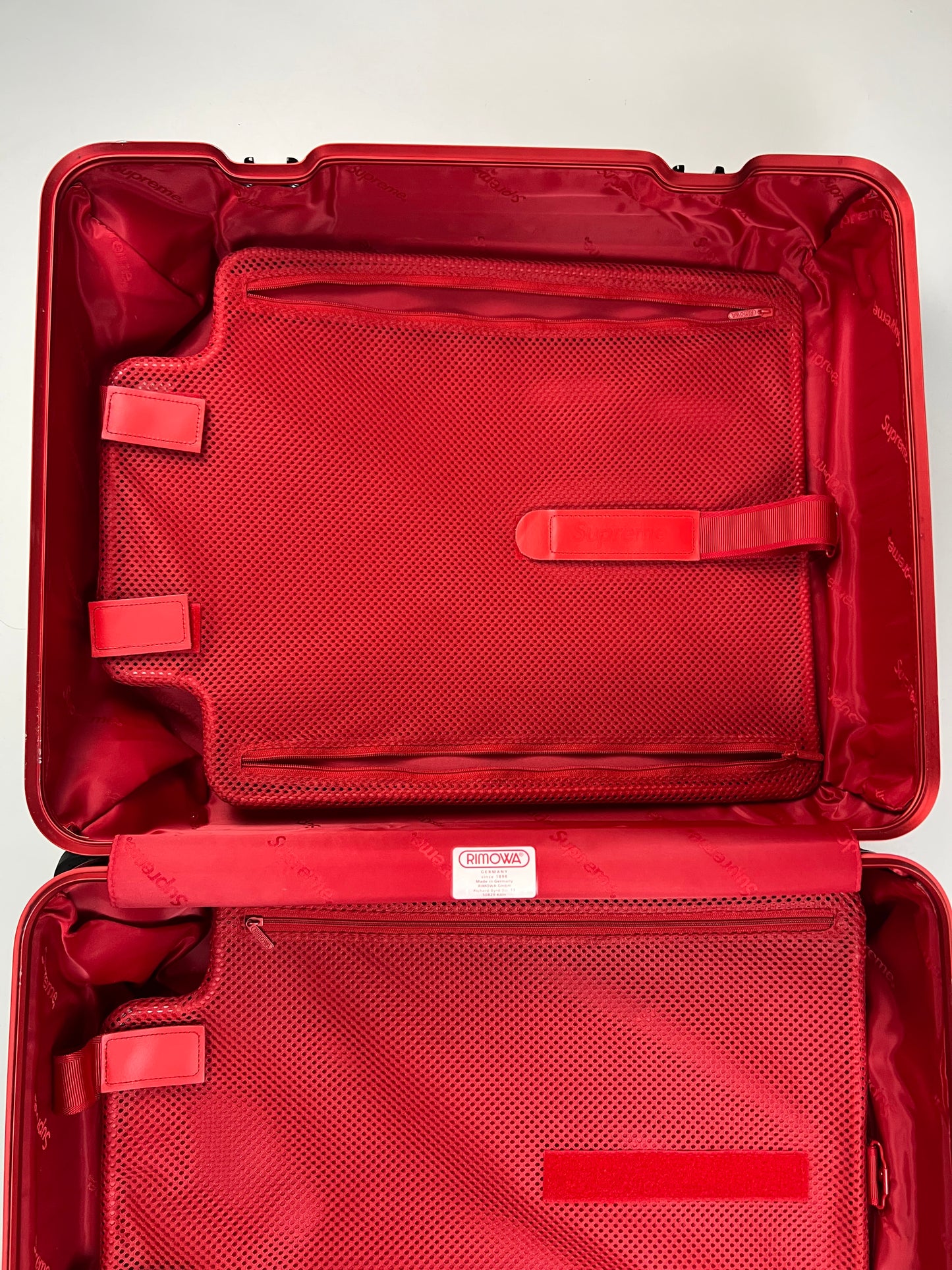 Rimowa X Supreme TOPAS MULTIWHEEL 45L Suitcase SZ:OS