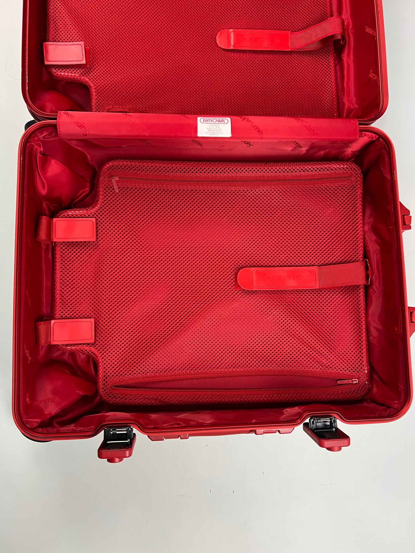 Rimowa X Supreme TOPAS MULTIWHEEL 45L Suitcase SZ:OS