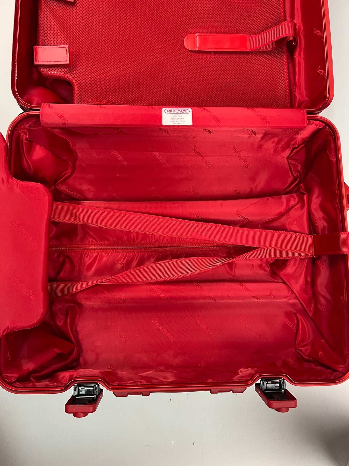 Rimowa X Supreme TOPAS MULTIWHEEL 45L Suitcase SZ:OS