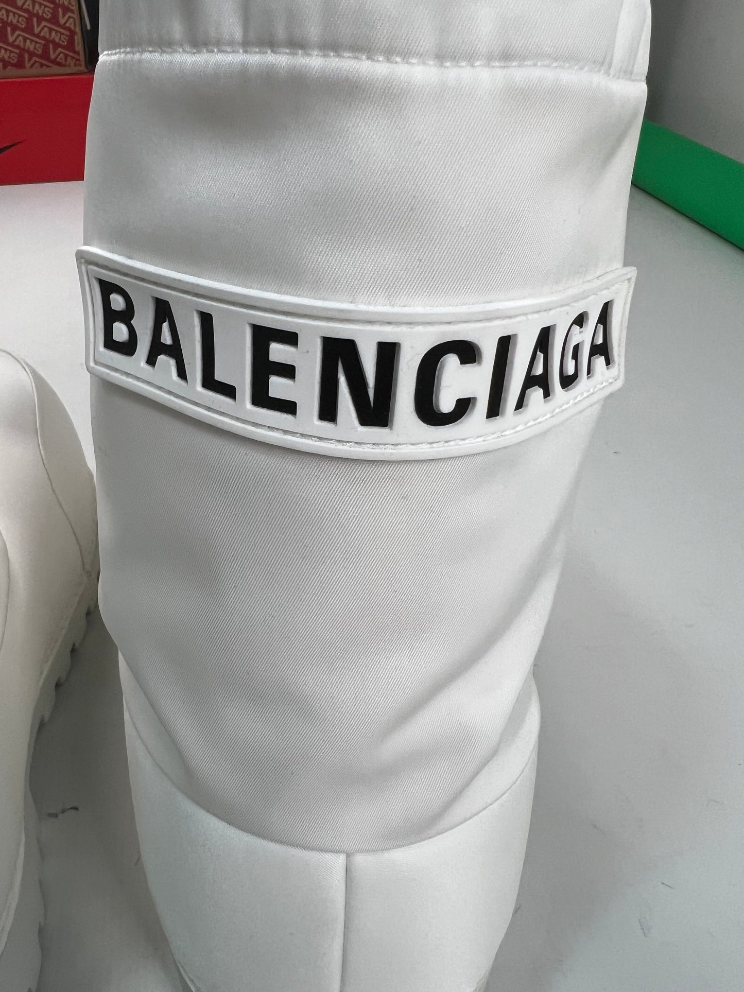 Balenciaga Alaska Low Boots White SZ:41-42