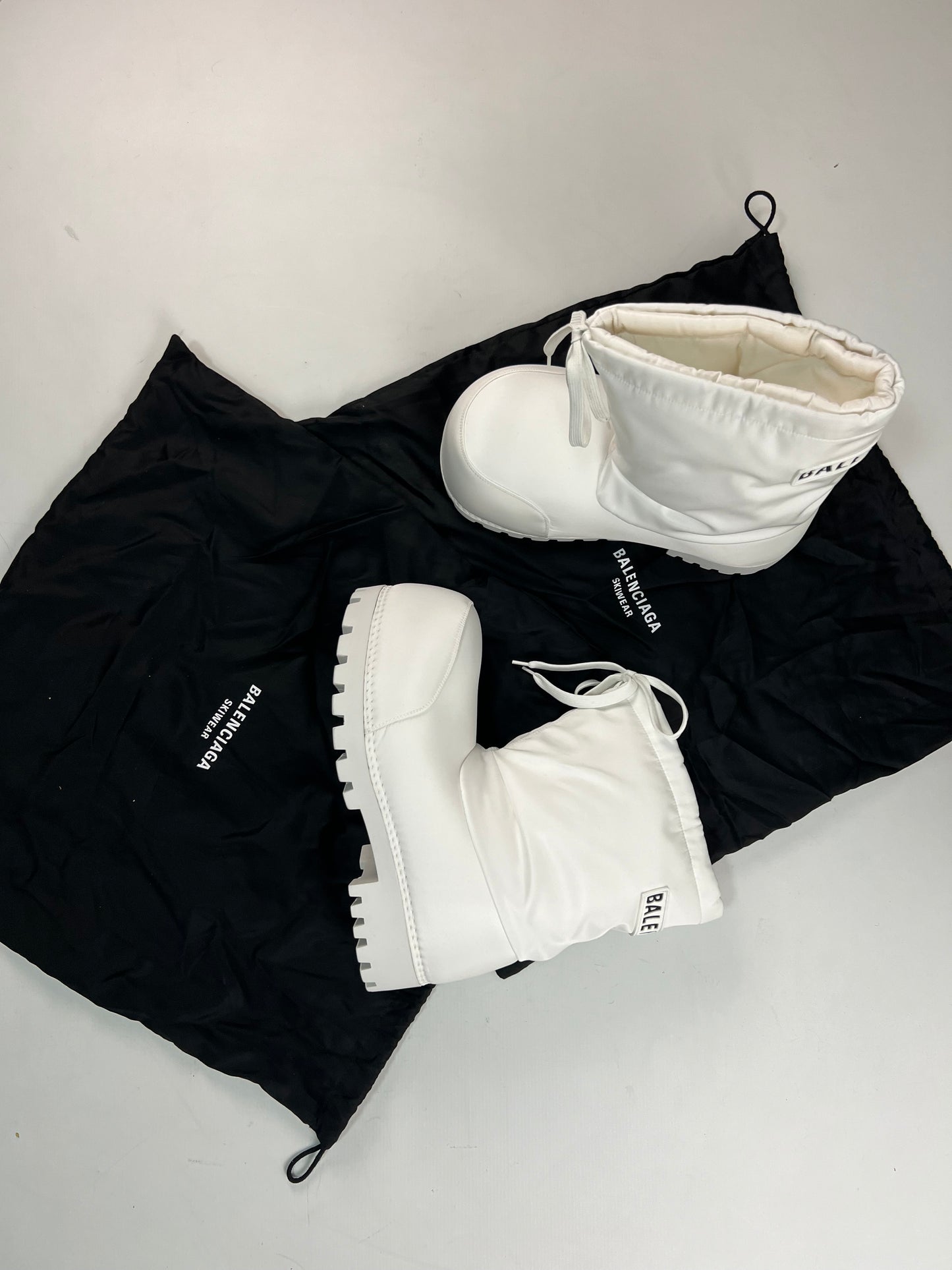 Balenciaga Alaska Low Boots White SZ:41-42