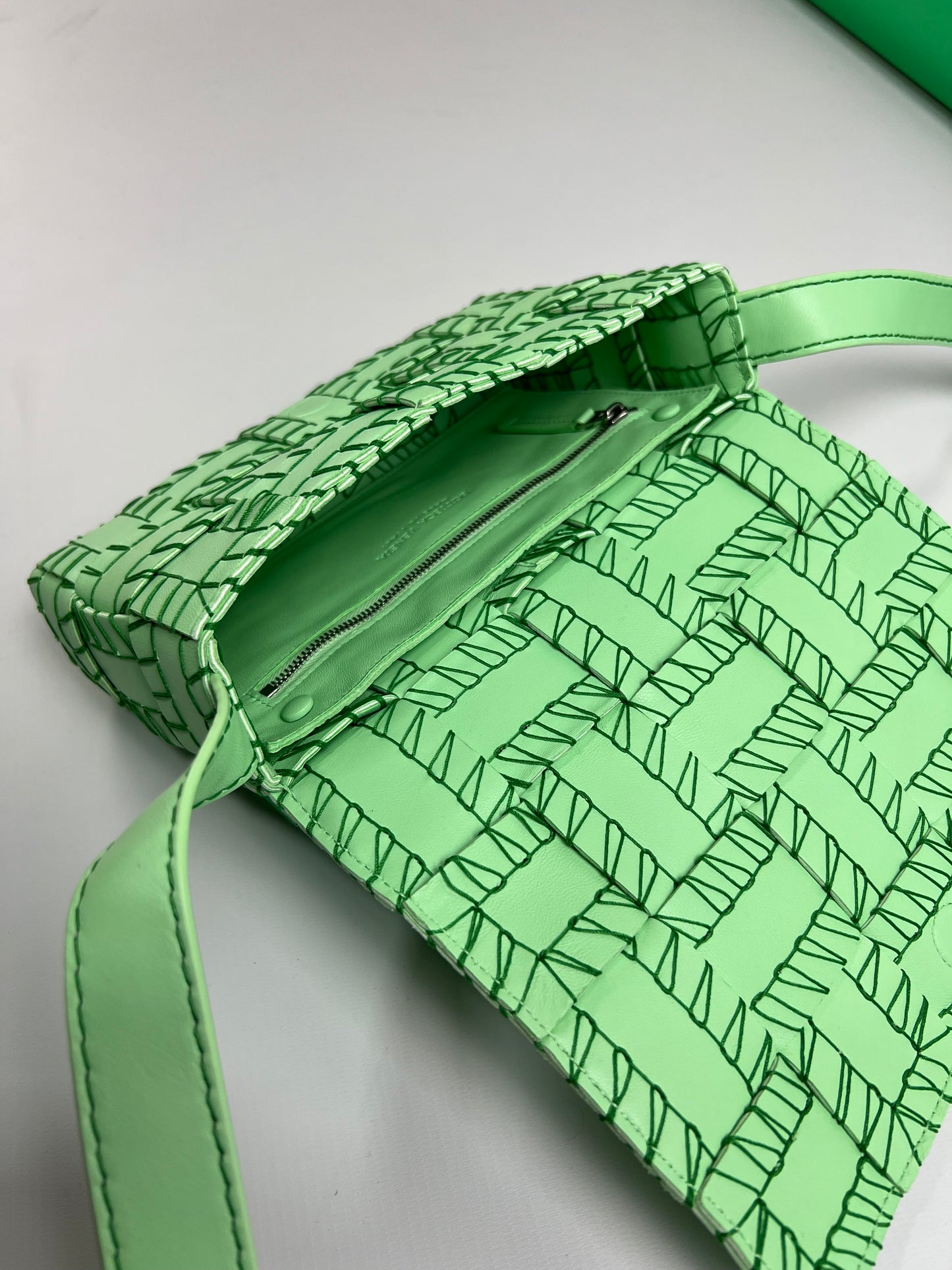 Bottega Veneta Green wasabi cassette intrecciato Bag SZ:OS