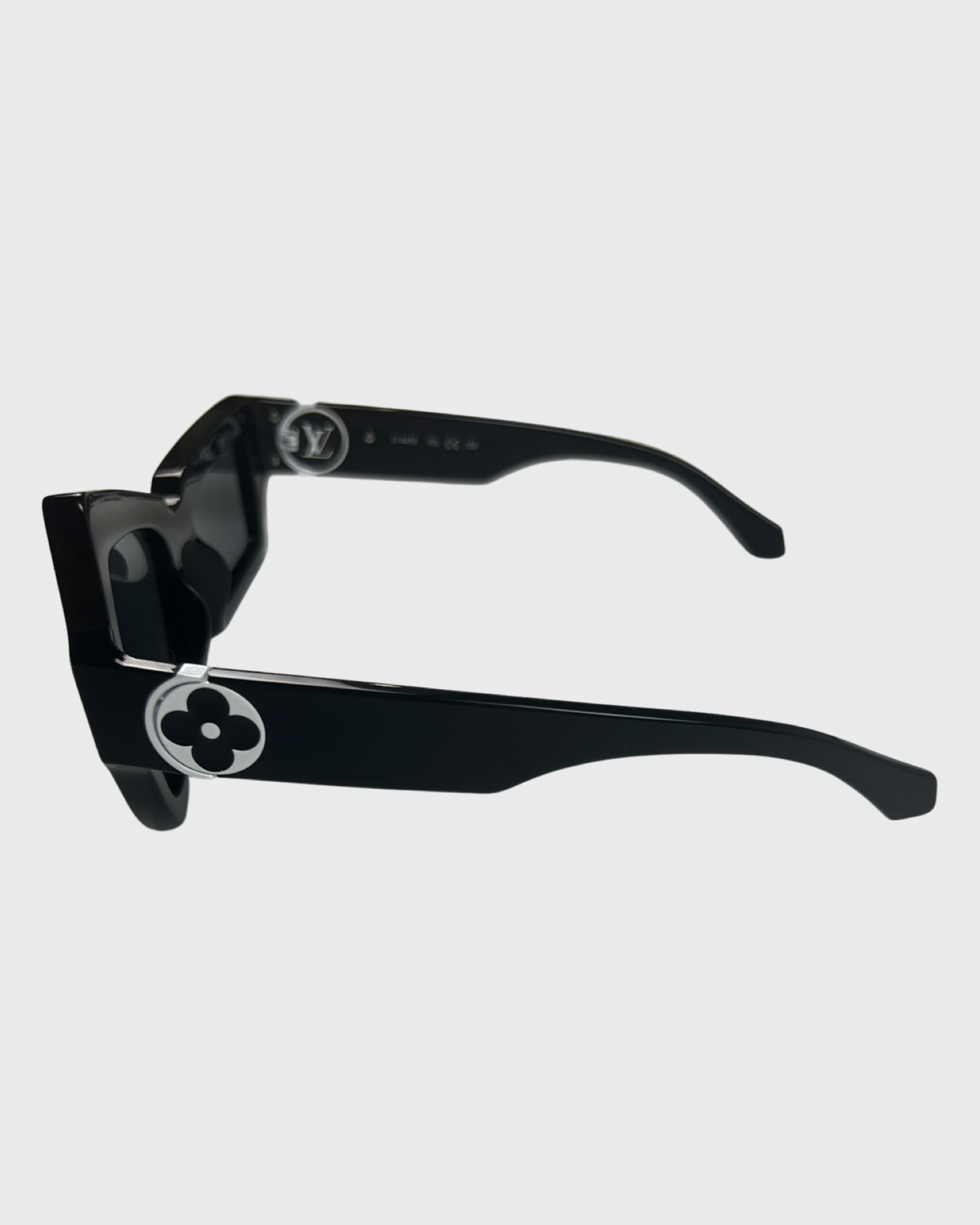 Louis Vuitton SS21 runway distorted Sunglasses all black SZ:OS