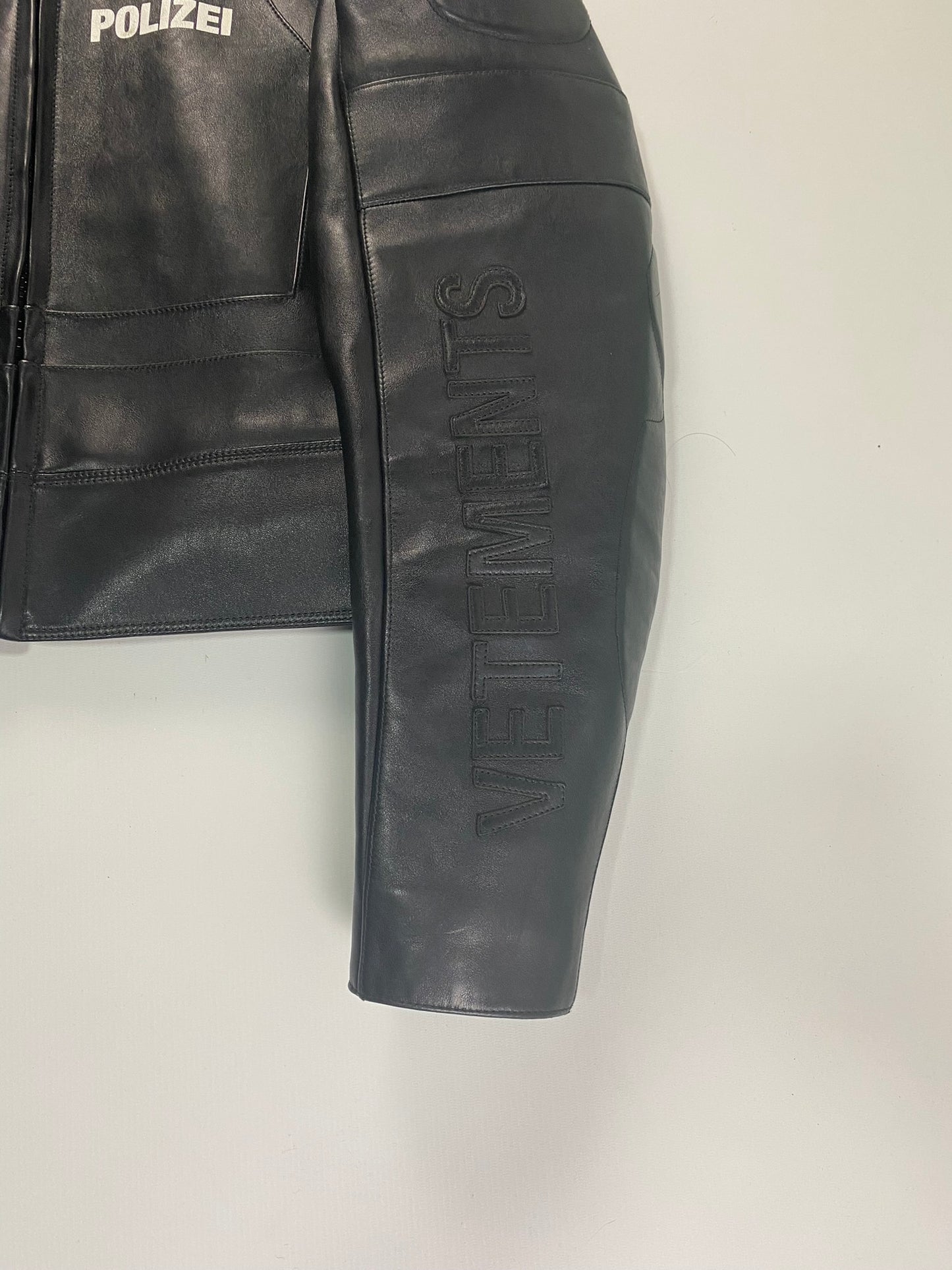 Vetements SS17 runway Polizei moto racing leather jacket in black SZ:L