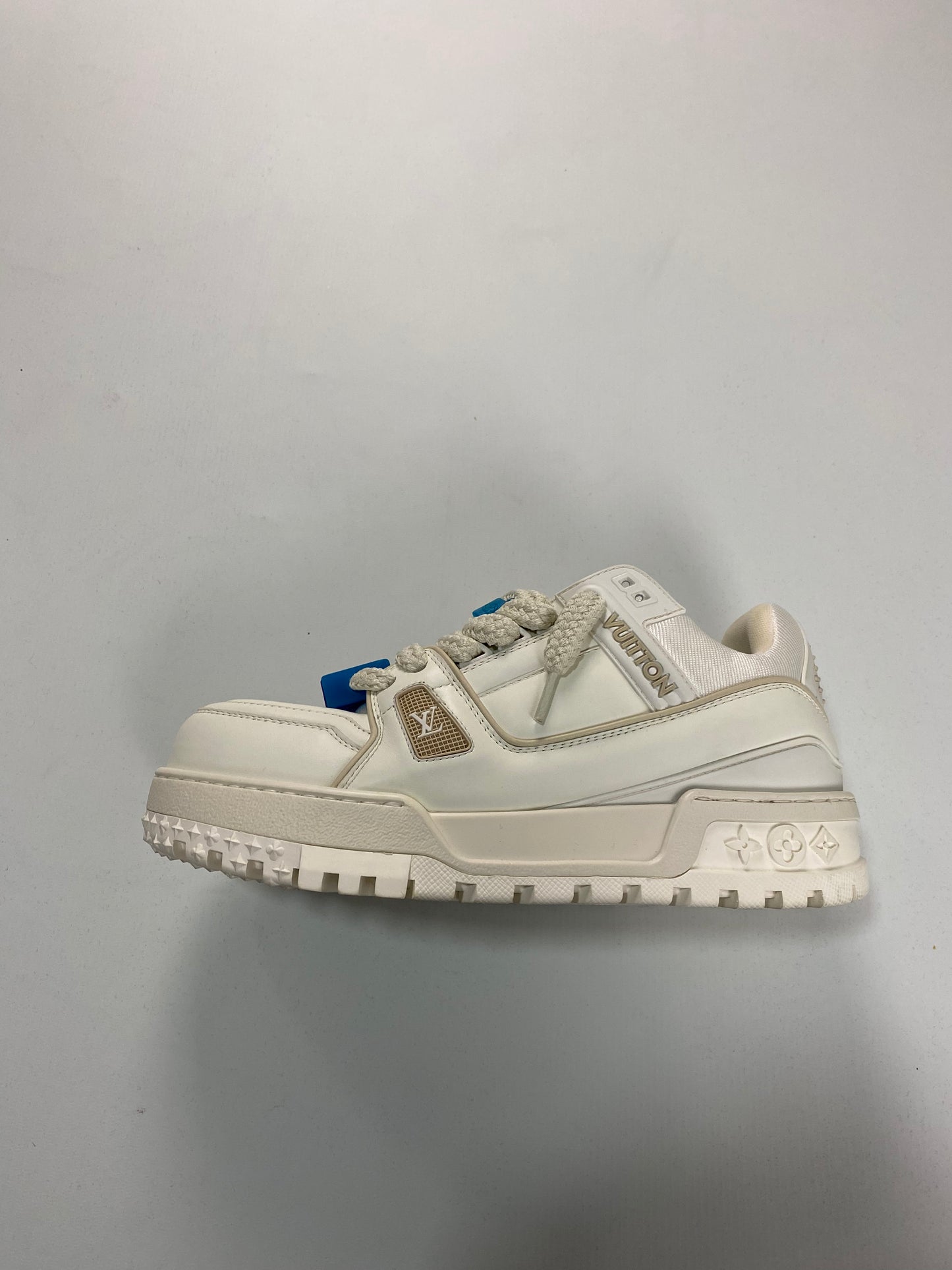 LV AW22 Maxi Trainer sneakers in all white SZ:LV7