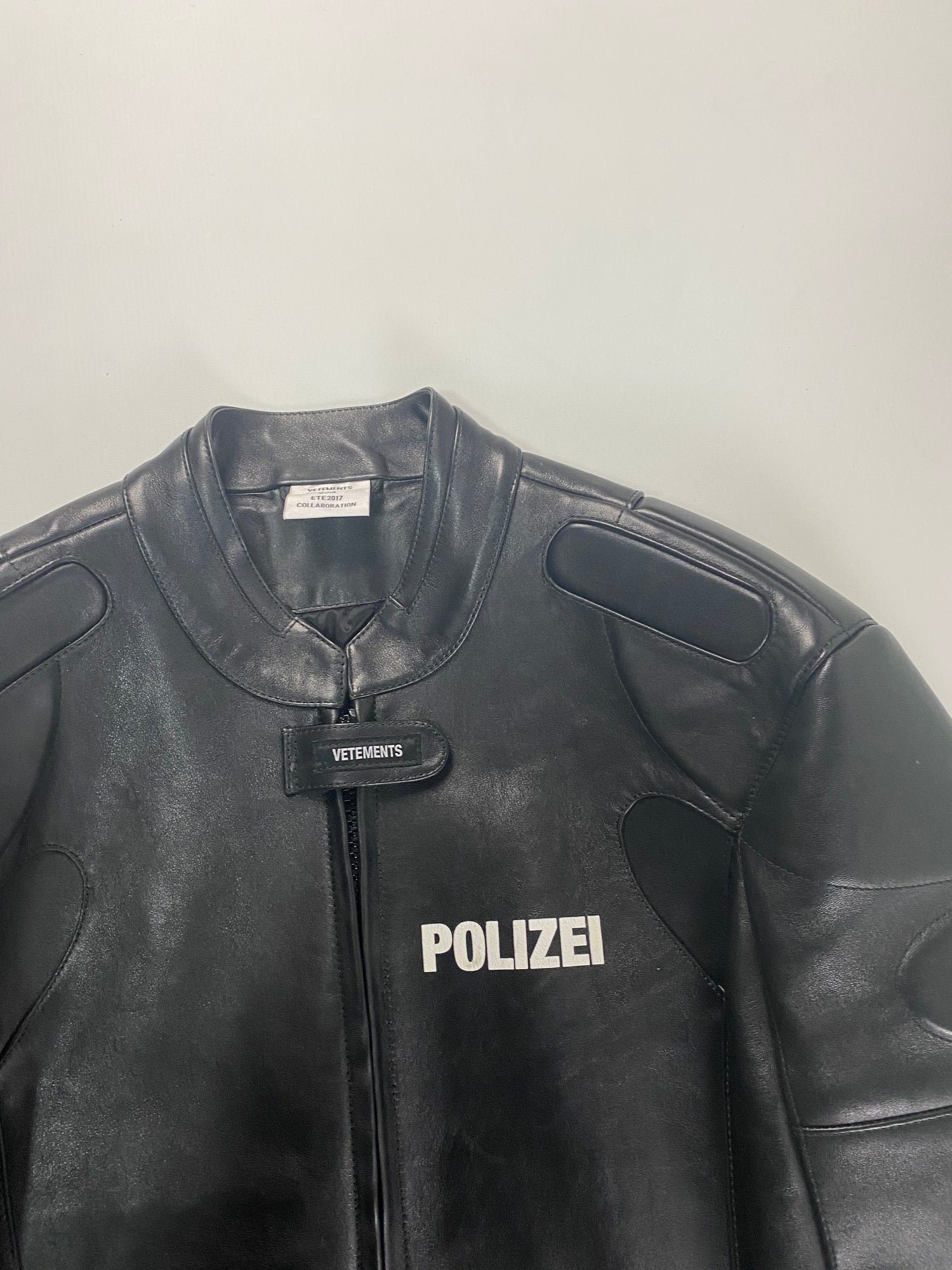 Vetements SS17 runway Polizei moto racing leather jacket in black SZ:L