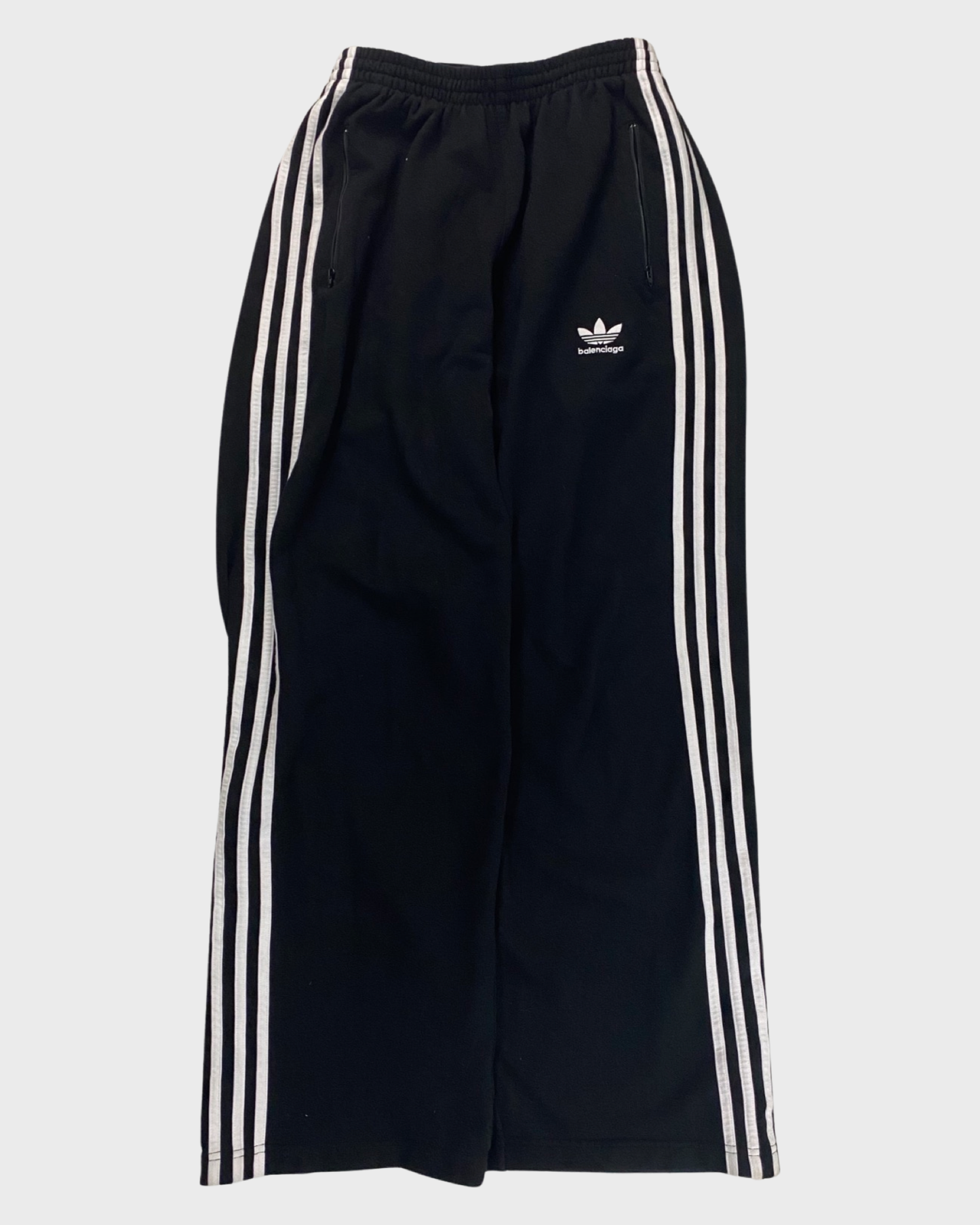 Adidas sweatpants deals baggy